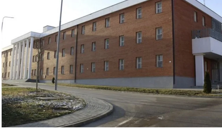 Le Danemark signe un accord pour amener 300 prisonniers au Kosovo en 2023