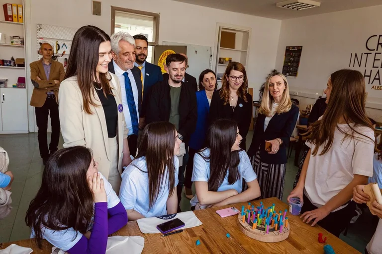 Vicepresidente Sahatciu: La semana de las niñas en TIC, para inspirarlas en el comienzo de una carrera.