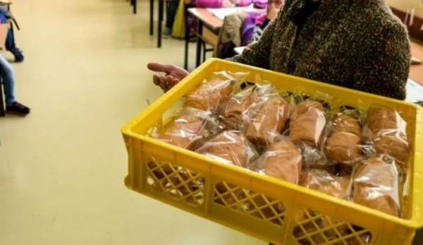 Gli studenti chiedono che i colpi ritornino a scuola