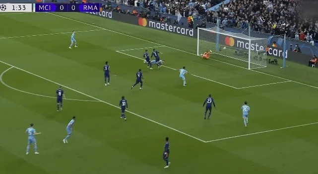Kevin De Bruyne ist wo er sein sollte.