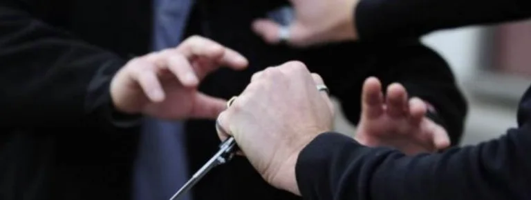 Quattro giovani ubriachi si scontrano a Prizren: uno finisce in ospedale.