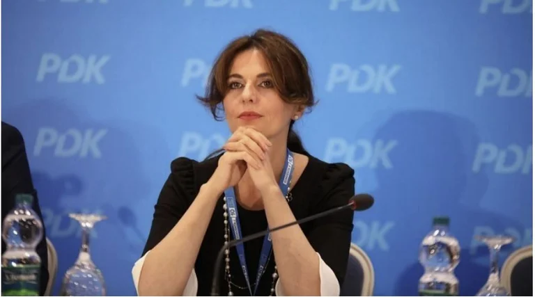 Citaku: Kurt for co-ordinated stays with the United States labeled us traitors and blackmailed.