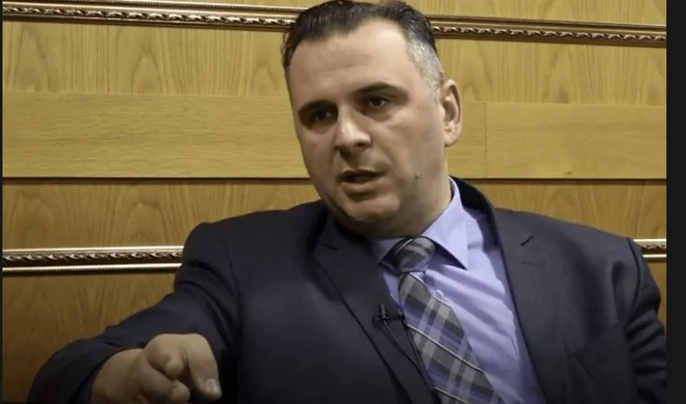 Bajqinovci für Ambassador Martin Berishaaj: Sie können den Mann nicht herunterladen, der die Schuld verweigert.