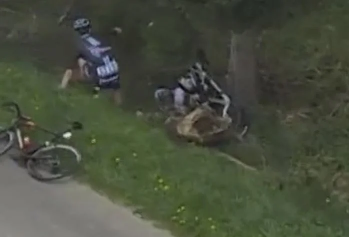 Le champion du monde du cyclisme tombe et souffre de terribles blessures