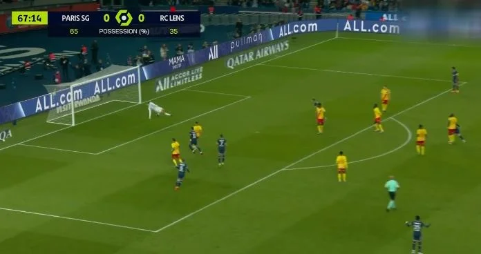 Outland, über 25 Meter hinaus, was Tor Leo Messie scored