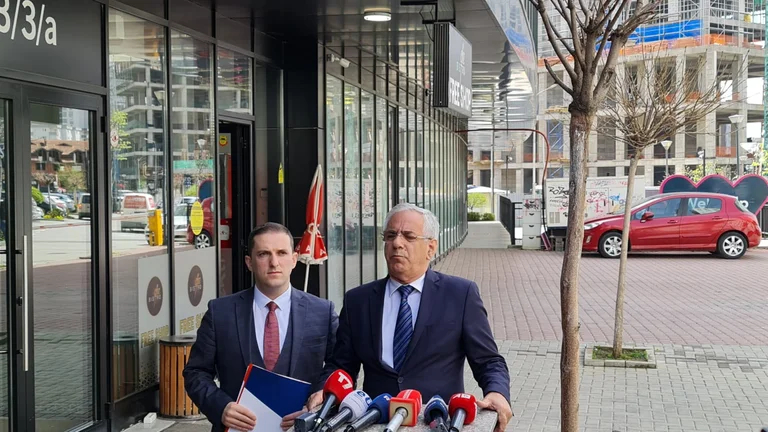 PDK fa causa ai membri del consiglio ZERE per tariffe costose