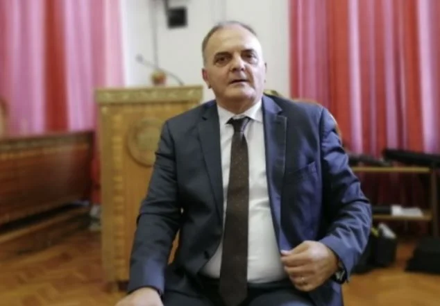 Un scandale financier majeur éclate, nie le politicien slovène, qui ne reçoit pas 600 000 euros de l'ambassadeur Berisha