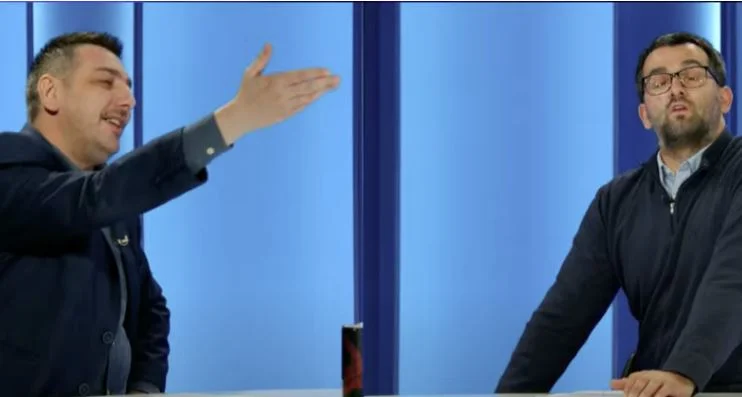 L'occhio si schianta con Gashi: Hai chiamato Dick Marty un grande amico di albanesi, vai a essere il suo assistente.