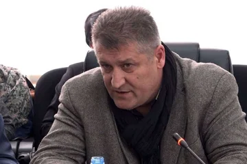 Zafir Berisha decepcionó a la gente: En Occidente no tienen 10 Facebook falsos