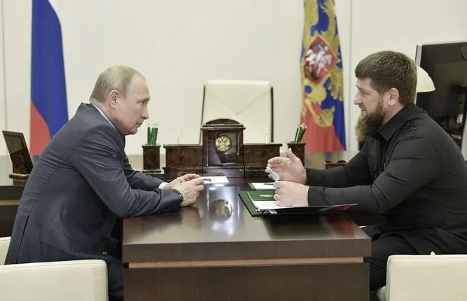 Putin habría ordenado al líder checheno matar al presidente Zelensky