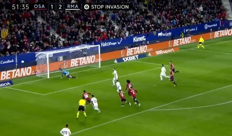 Karim Benzema sım hat heute gegessen. Zwei Strafen verlieren in sieben Minuten.