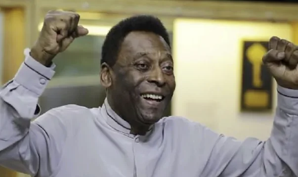 Pele torna in ospedale.
