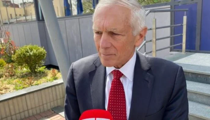 Il generale Clark è dichiarato dopo l'incontro con Kurt: abbiamo parlato di progetti energetici