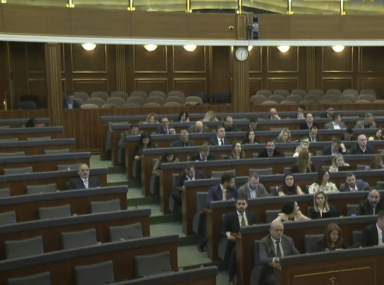 Jahja Cocaj lascia un po 'di Vetevendosje deputies, prende sede di LDK