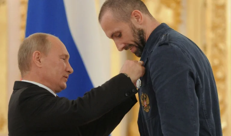 Putin Dekrete Brigade, die das Busa Massaker durchgeführt