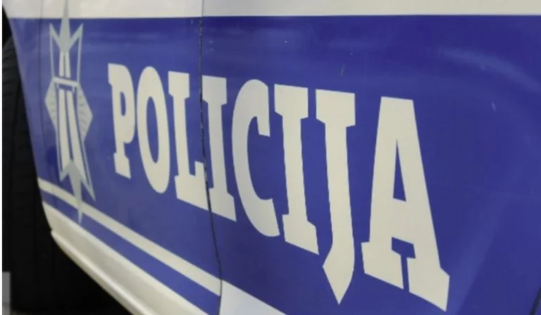 Un policier serbe soupçonné d ' appartenir à un groupe criminel saricien s ' échappe du Monténégro en Albanie