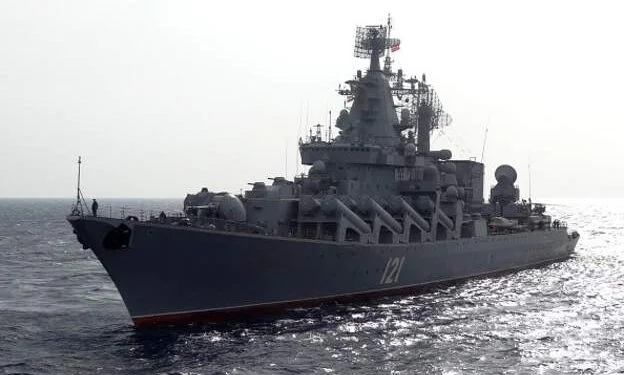 Es wurde berichtet für 40 Seeleute, die in der Schiffswrack der Kriegsschiff getötet wurden “