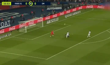 Wooo, was ein großartiges Tor Neymar erreicht hat, macht sein Bein Phantasie.