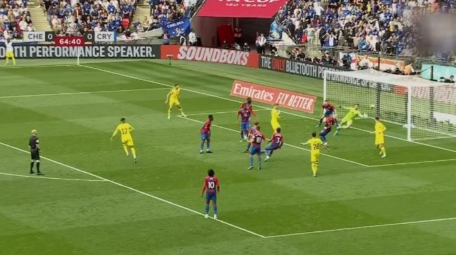 This shot should be studied by experts. Look at the goal of imagination by Loftus-Cheek.