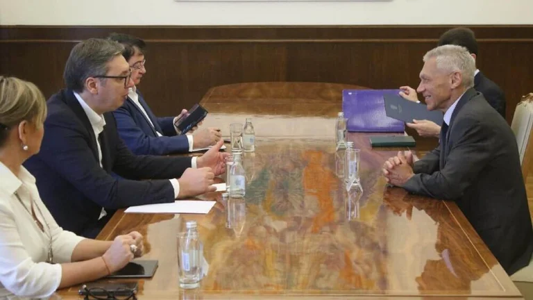 Vuciq: Manterremo amicizia con Russia e Cina