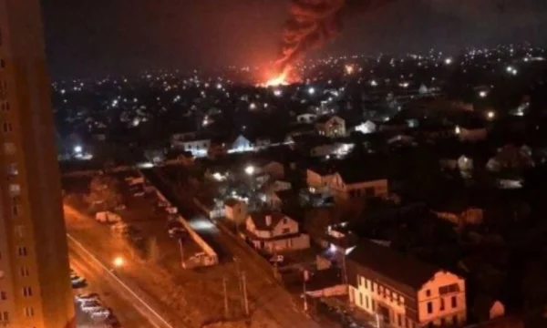 Night - night air strikes in Kiev