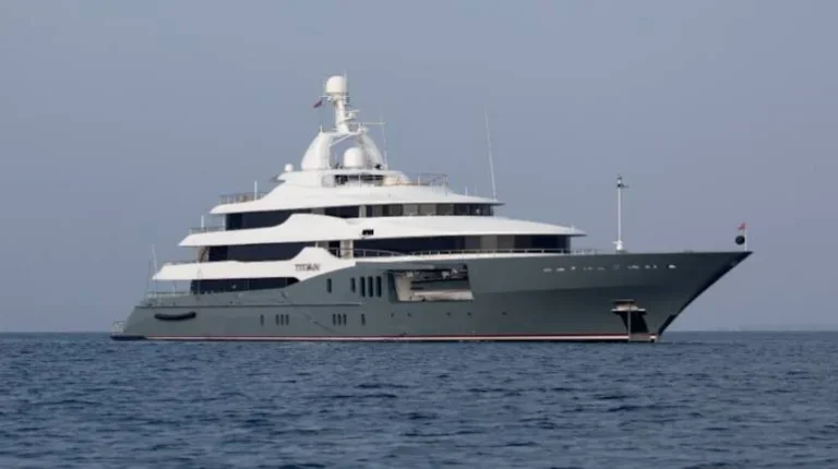 Italy with successive sanctions: Russian ships stopped at its ports