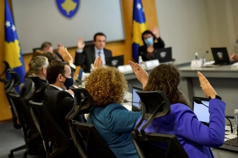 Vendos Qeveria: Mjekët dhe profesorët duhet ta deklarojnë pasurinë