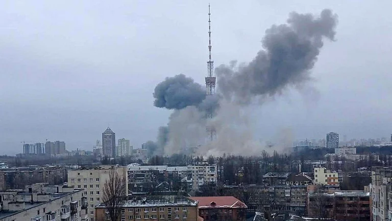 Rapports d'explosions à Kiev