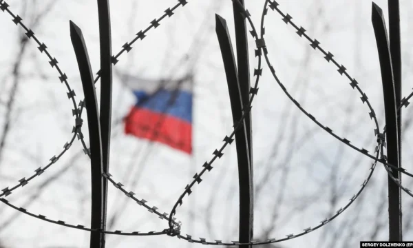Le nord de la Macédoine expulse également six diplomates russes