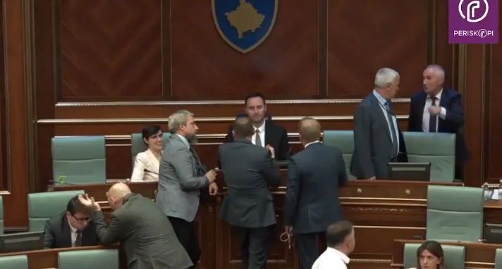 Glauk Konjufca is undergone: You have 10 minutes to bring in 10 deputies.