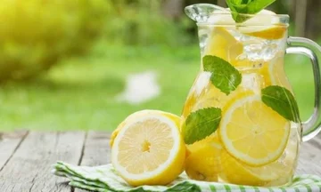 Die Wirkung von Zitronensaft auf die Leberfunktion