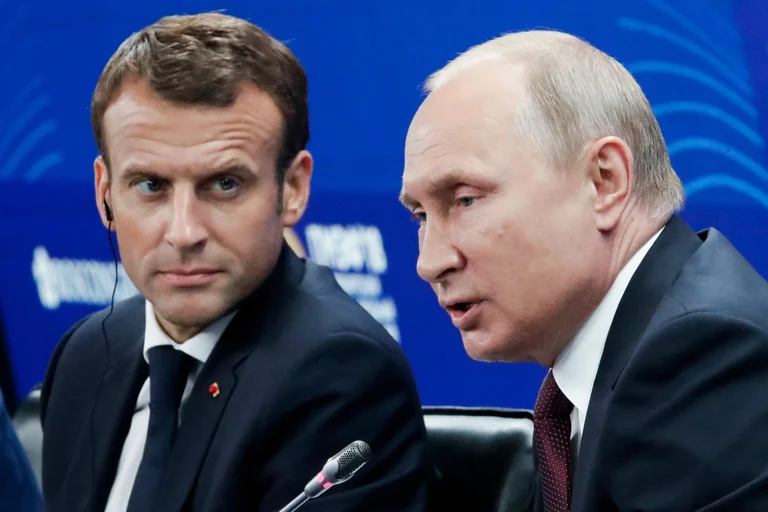 Macro: Poutine a décidé de ne pas arrêter