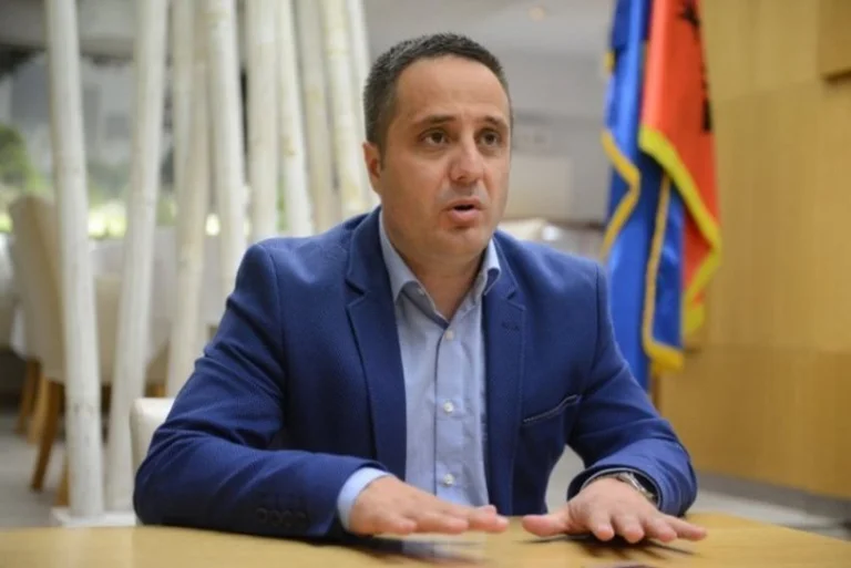 Selmanaj: Vlerësimet e Haradinajt për dialogun janë artificiale dhe pa materie