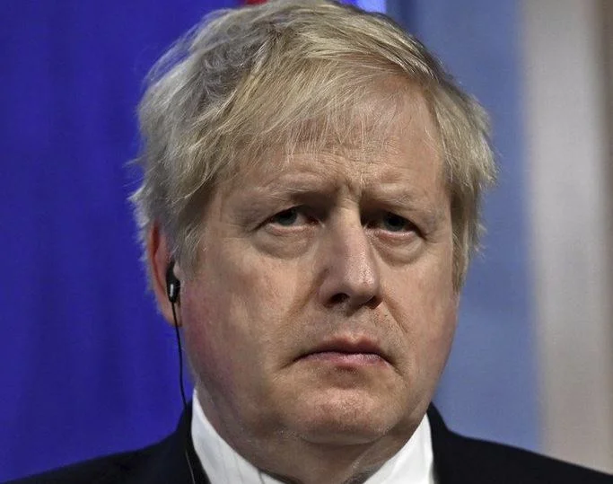 Johnson billets pour enfreindre la loi anti-Condavid, appelé à la démission