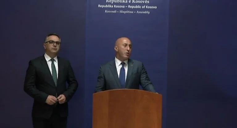 Haradinaj propose 370 euros de salaire net minimum, dit que 15 pour cent de Trust devrait être retiré