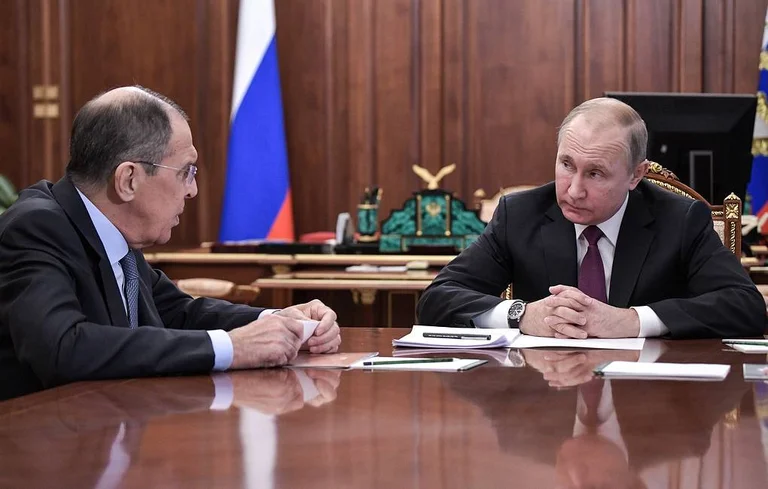 Japon sous sanctions contre la famille de Poutine de Lavrov