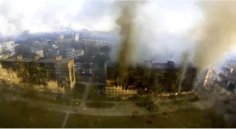 I russi usano armi chimiche a Mariupol? Poisonous Substance Throws Fear over City