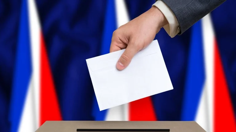 University professor says Macro is the most appropriate character for Kosovo
