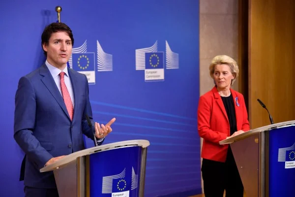 Trudeau d'Ursula von der Leyen offre un soutien aux réfugiés ukrainiens
