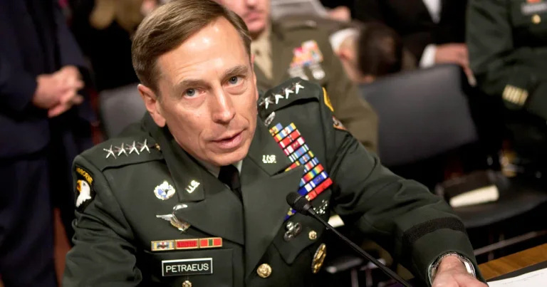 Ancien directeur de la CIA: bataille en Ukraine orientale sera difficile
