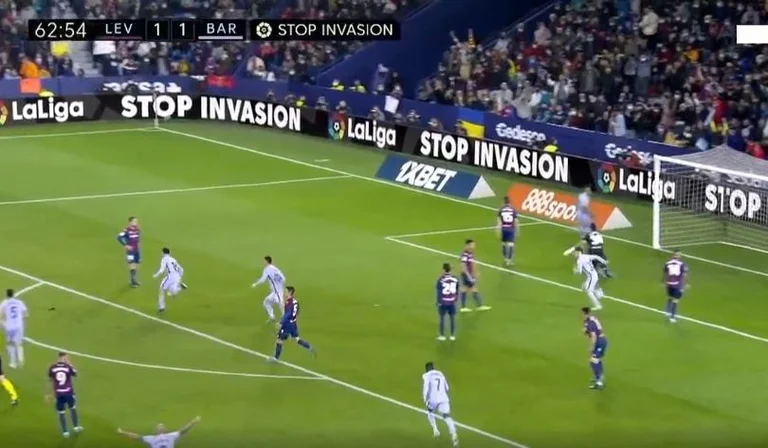 Barcelone ne prend pas la chute. C'est de retour avec deux buts rapides pour Levantes.