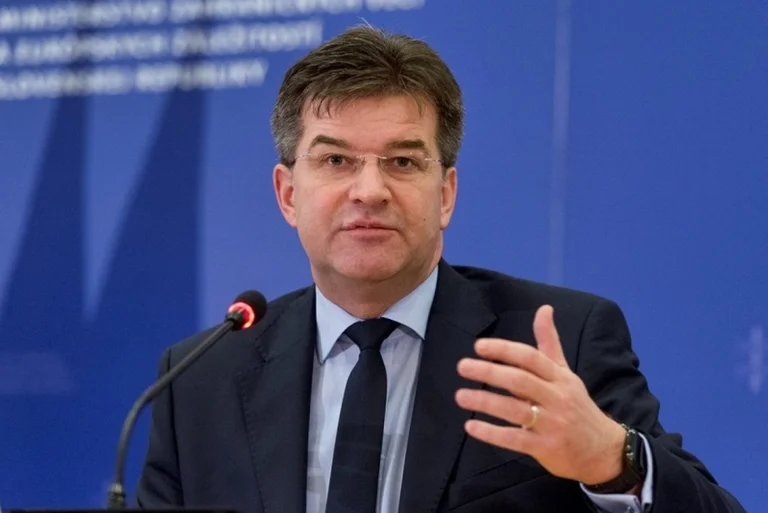 ​Lajçak vazhdon vizitën në Kosovë