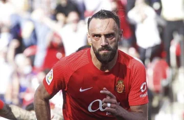 Es geht darum, warum Spanien das Kosovo nicht erkennt... La League setzt Vedat Muriqi auf die Abdeckung der offiziellen Website.
