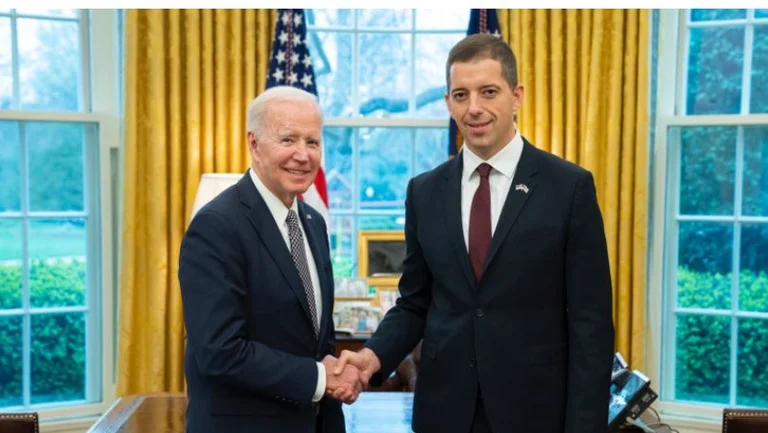 The kneeman goes to Beden's office: Serbia is paying off its debt and gaining respect