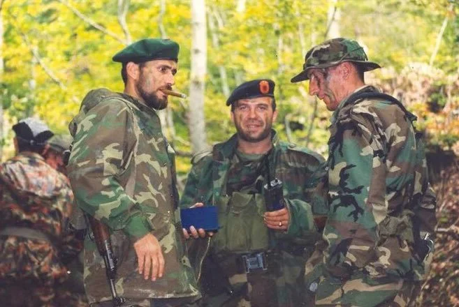 La esposa de Agim Ramadan teje versos en el 23 aniversario de Kostare Battle