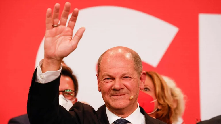 Scholz: We're working on reducing Russian energy imports