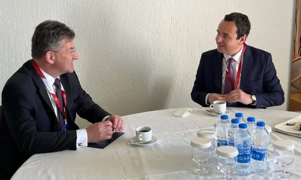 Kurt meets Lajcak in Athens: We talked about what was left of the two weeks before the license agreement was scheduled.