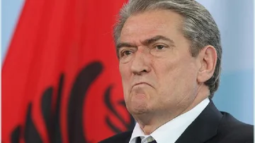 5 crimes acceptés par Sali Berisha