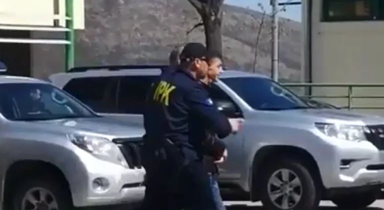 Point 2: Heure d'arrestation de la police albanaise à Morina (VIDEO)