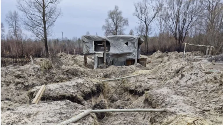 Ukraine presents photos showing the opening of Russian holes in the radioactive area of Chernobyl